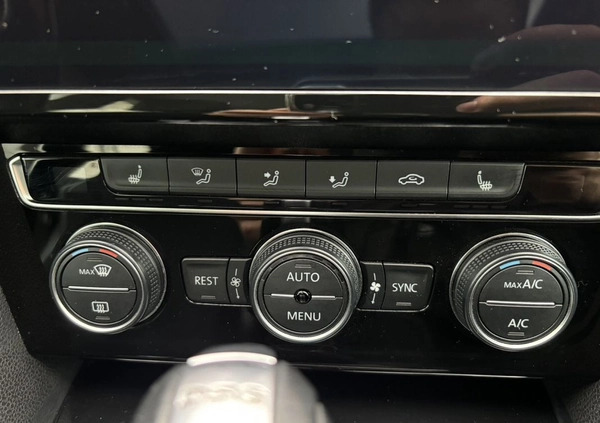Volkswagen Arteon cena 115000 przebieg: 189500, rok produkcji 2018 z Lębork małe 781